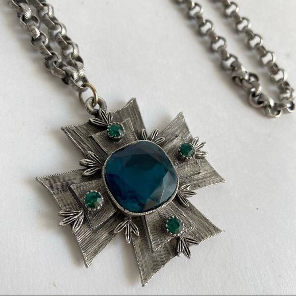 Vintage Maltese Cross Necklace Silver Tone Teal Green Stones Pendant Long 30” - Picture 4 of 10
